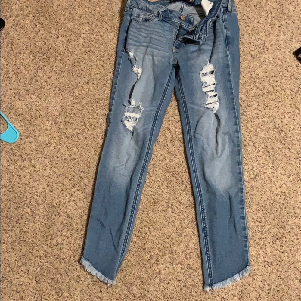 Super cute “vintage” Hollister skinny jeans!!